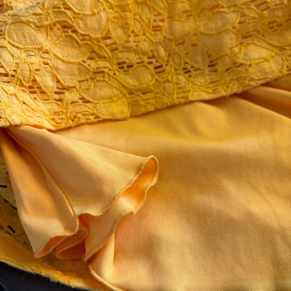 Coldwater Creek Womens Top Size L Mustard Yellow Floral Cut Out Lined. - Picture 4 of 7